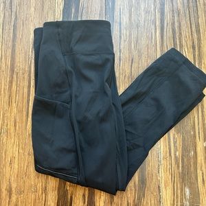24” Black Cropped Align Lululemon Leggings Size: 8